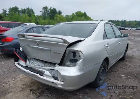 2004 Toyota Camry Le z USA, uszkodzony, nr VIN JTDBE32KX40270367